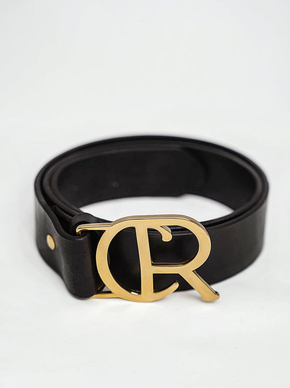 Leather belt with single pin metal buckle in gold